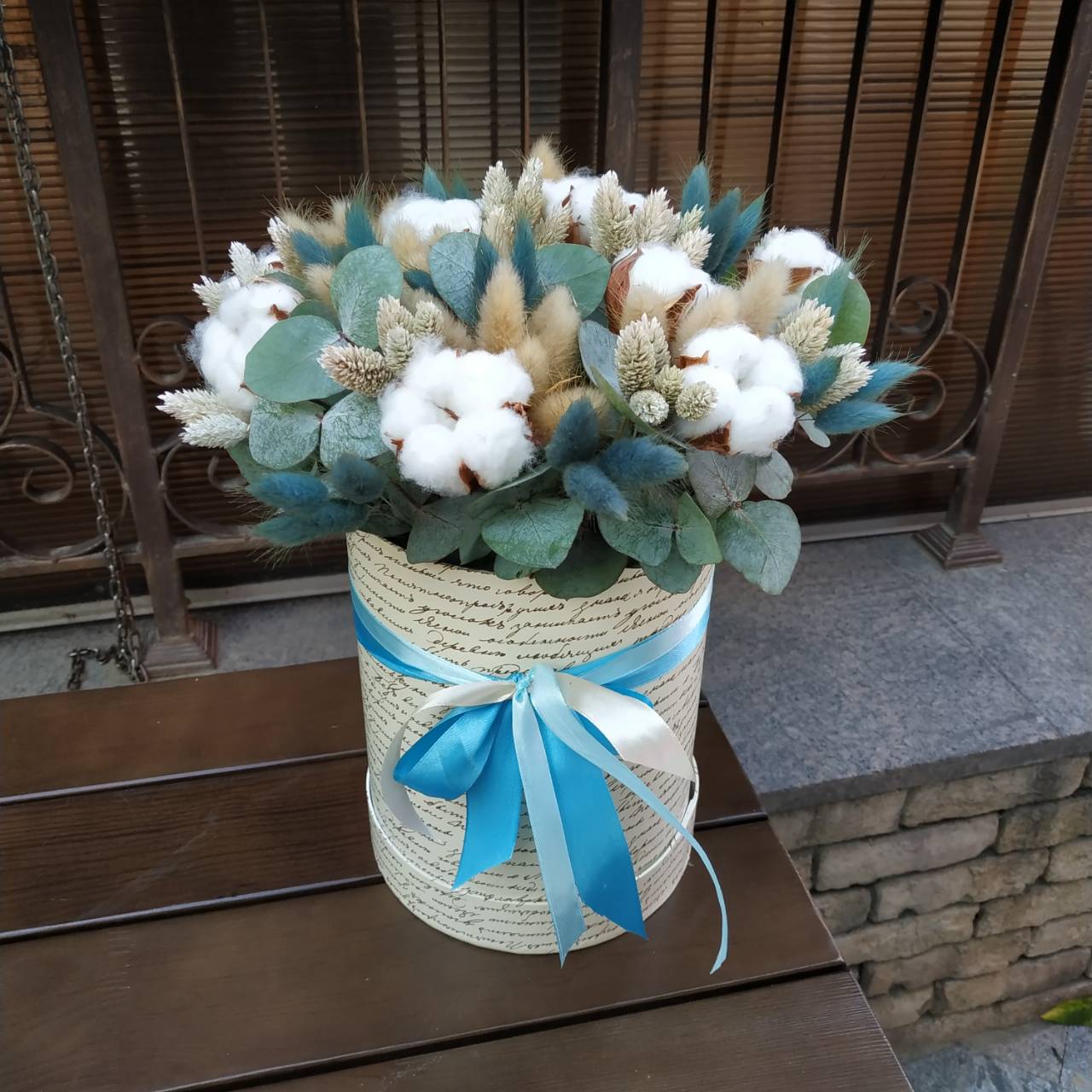 Композиция из сухоцветов