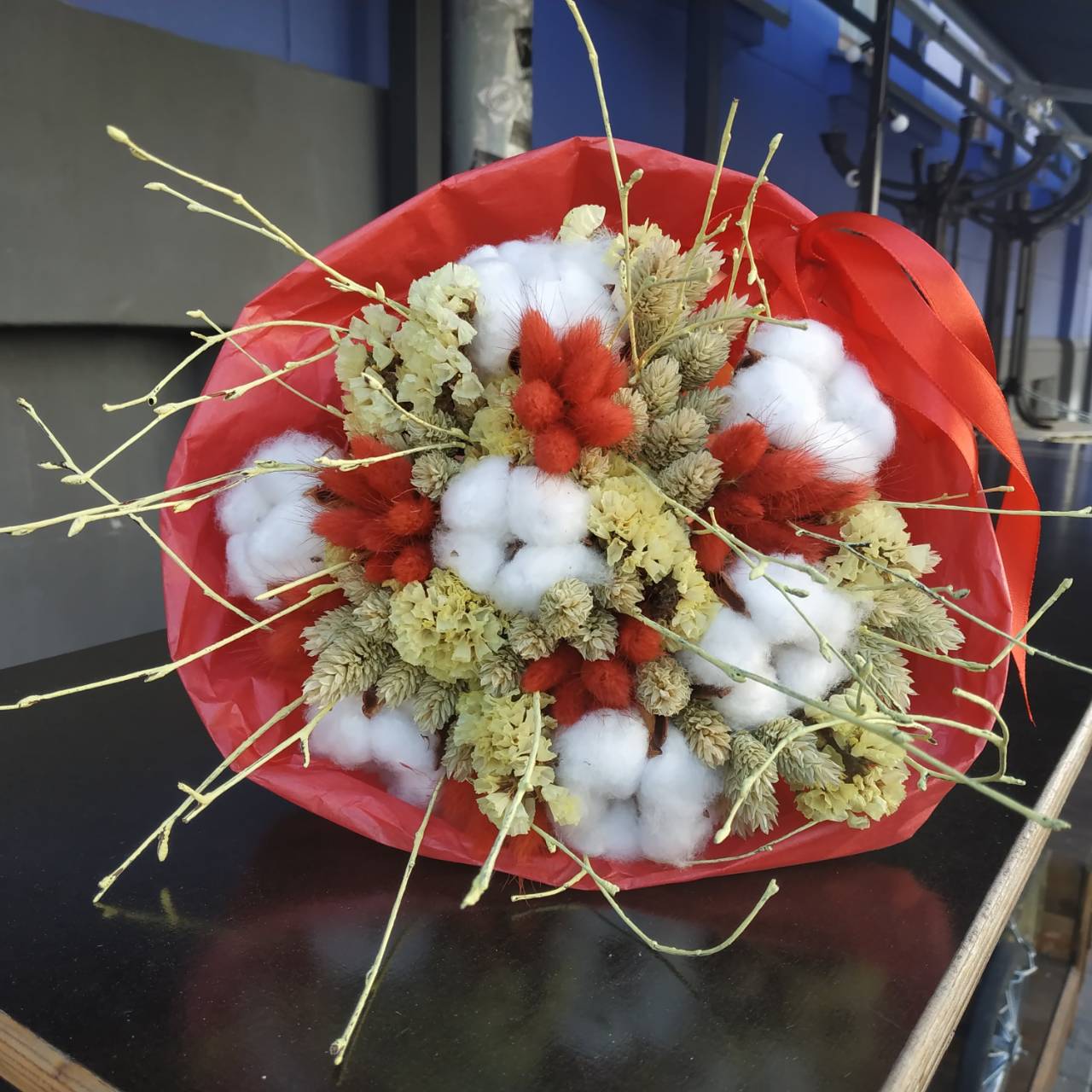 Букет из хлопка и статицы