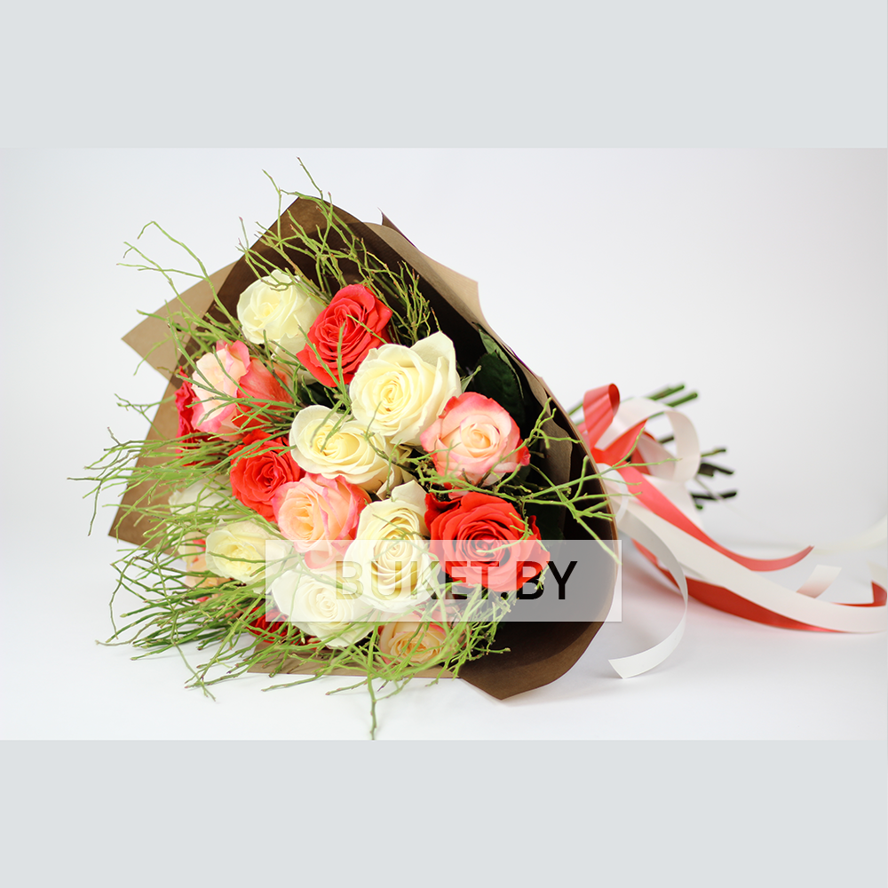 Букет из трех сортов роз