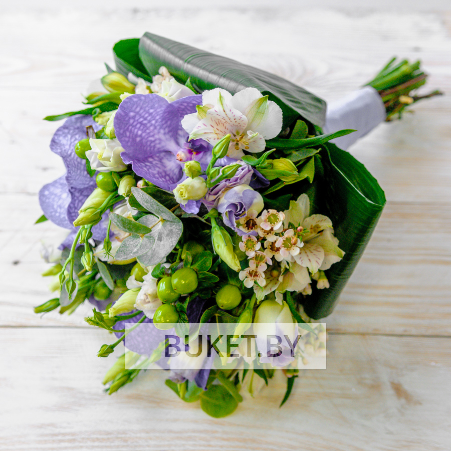 Букет с орхидеей Ванда и альстромериями