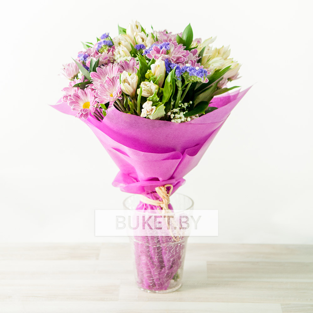 Букет из хризантем и альстромерий