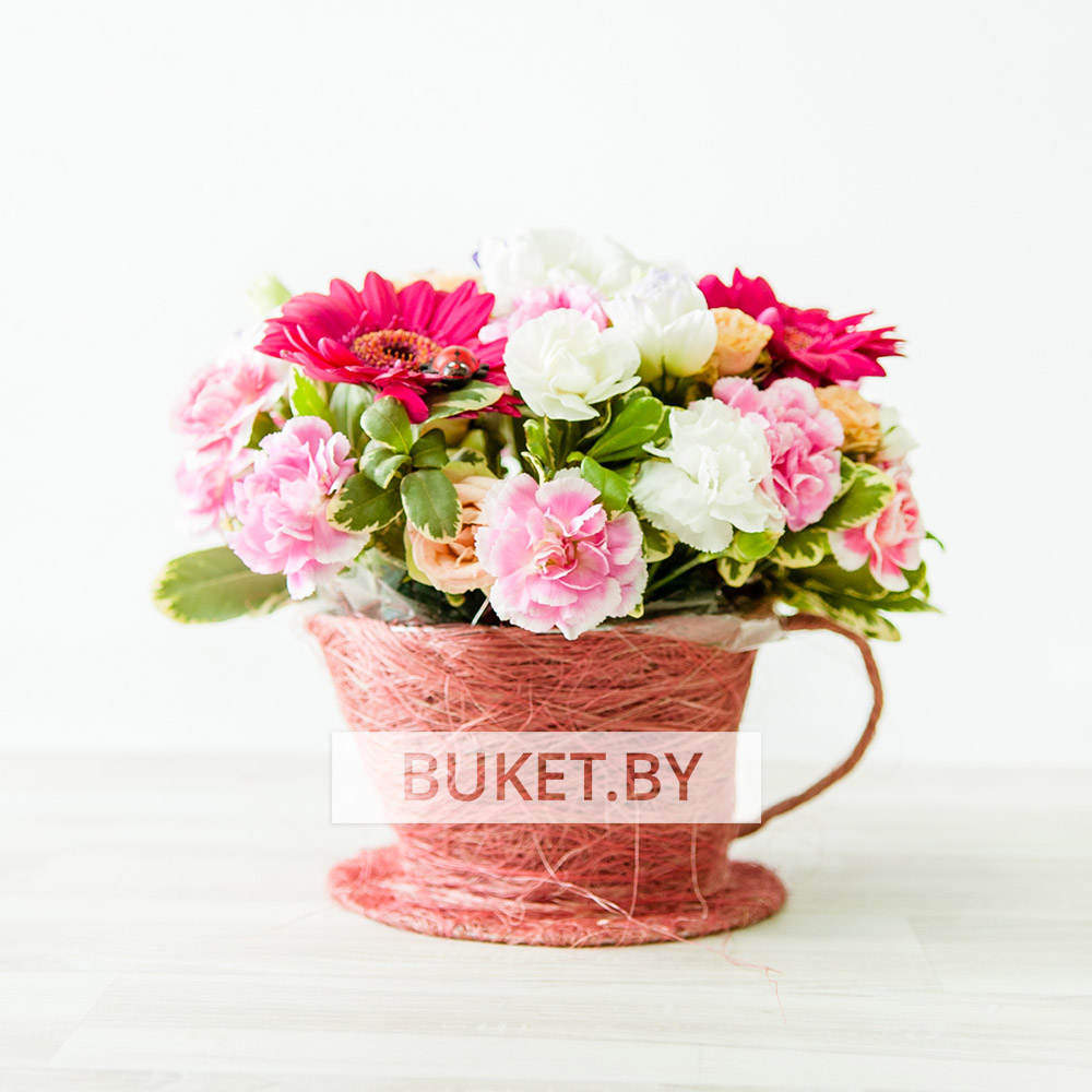 Композиция с герберами и гвоздикой